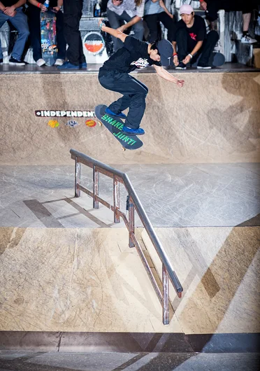 <!--am18finals-->
Daisuke Ikeda with his money gun, The Back 3 Flip Lip.
