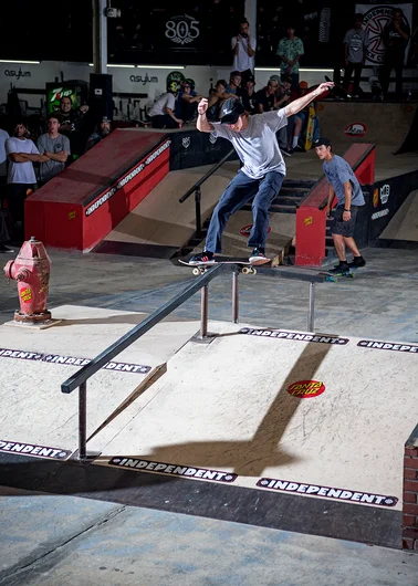 <!--dachi19quals-->

Jonathon Reese’s “warm-up” Boardslide up in over bigspin out before taking the win with a Front Blunt Bigspin the awkward way.
