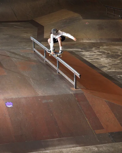 <!--hj18-->

Blaze Helgerson took home 1st Place in his Division by skating the course like a grown man, grinding every rail out there. Back 50-50 with a little grab in the middle.
