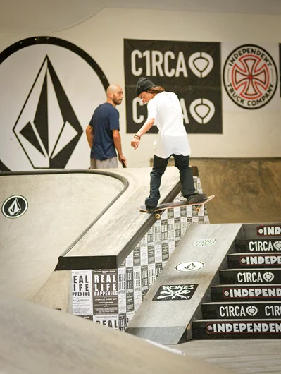 <!--cm151-->

Chris Drysen gets things started sittin’ pretty on a F/S Noseslide.