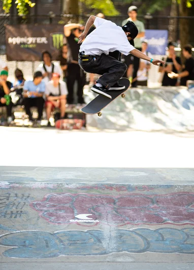 Daiki with that classic Hardflip catch.

<!--damnamnyc2022day2-->