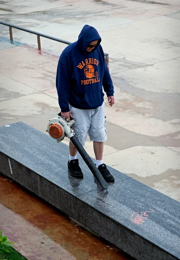 <!--dachiday2-->

We call this guy the Warrior, dude drove his car right up to the edge of the park, broke out a BBQ Grill and sipped brews all day; needless to say ..he ripped!  He even brought his leaf blower and got at those pesky puddles.