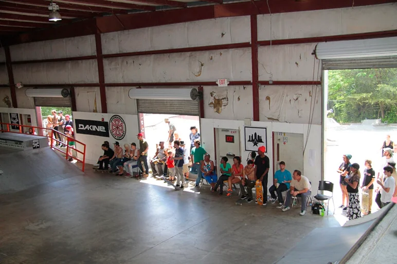 <!-- damnamATL2014sunday -->

The wall was heavy with spectators.