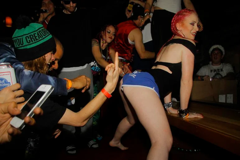 <!-- ghettoxmasthirteen -->

The first place winner was getting love from the crowd all night.