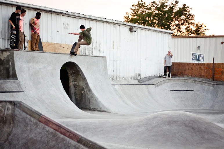 <!--ta14w-->

This nosegrind pick in by Chase Norman is insane.
