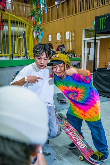 Photo bomb except I'm the photographer.

<!--damnamjapan2023mensqualifiers-->