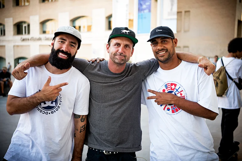 <!--barcygsd-->

Speaking of ledges, here's Brian with a couple ledge-nds: Felipe Ventura and Tiago Lemos.
