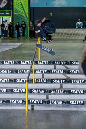 Damn Am Japan 2022 winner, Toa Sasaki, trying out his 540 flip front board

<!--damnamla2023-->