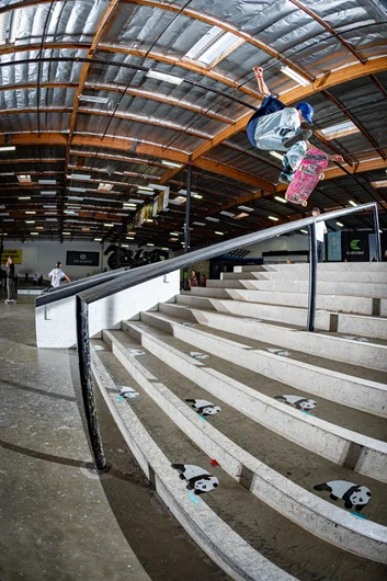 Have you seen Sena Watanabe’s Heelflip Frontblunt? I wanna be like that.

<!--damnamla22practice-->
