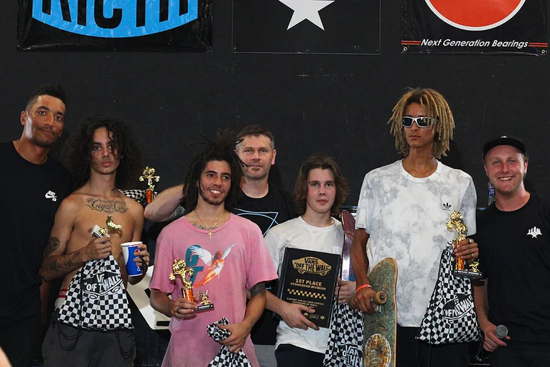 <!--hj17photos-->

Sponsored Finals Division top 4 (L to R): Alejandro Burnell (5th), JC Mazza (3rd), Marse Farmer (1st), Malique Simpson (2nd), Maycon Mota (4th - not pictured).
