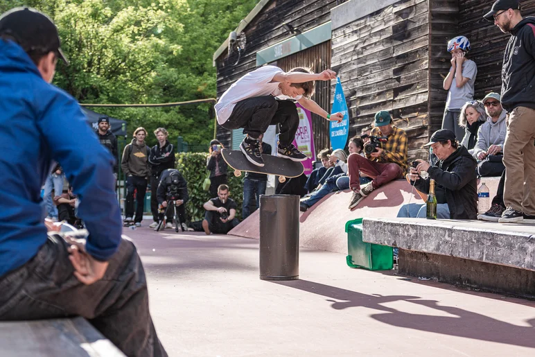 Mika backs himself up with a BS Flip
<!--farnhigh2024-->