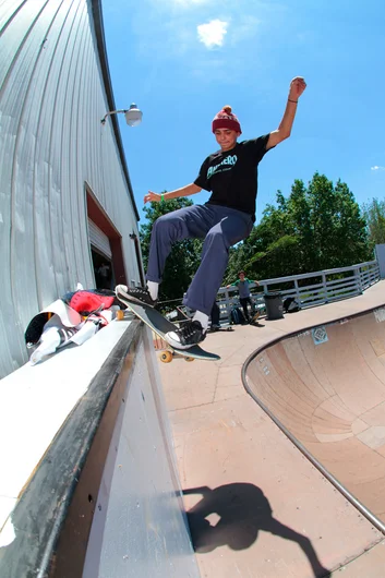 <!--daatlrt-->

Alejandro - Gap out FS Smith.