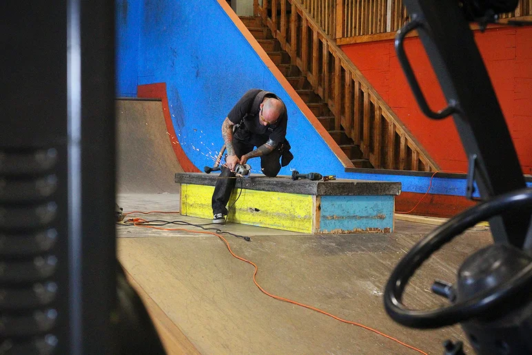 <!--coursedemo17-->
You might not recognize Mean Gene without his beard, but he's back this year and killing it on construction again.