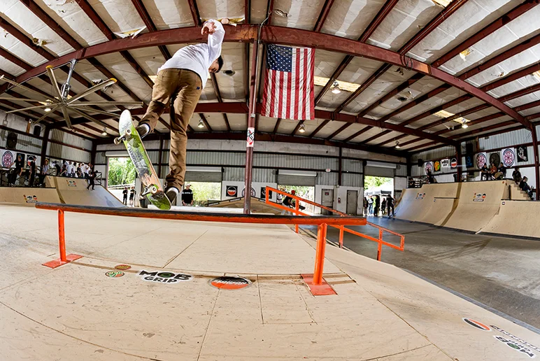 <!--daatl17-bt-->

Damn Am hitman Ivan Montiero spins a 270 to Noseblunt Slide.