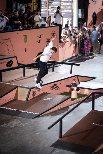 Vincent Milou makes use of the under utilized baby ledge with a Switch Backsmith.

<!--tampapro23day3-->