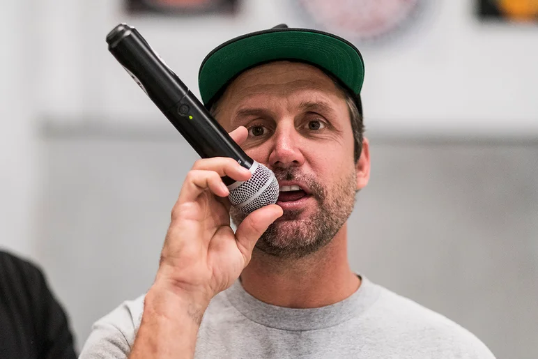 <!--daams17-finals-->

Brian Schaefer on the mic.