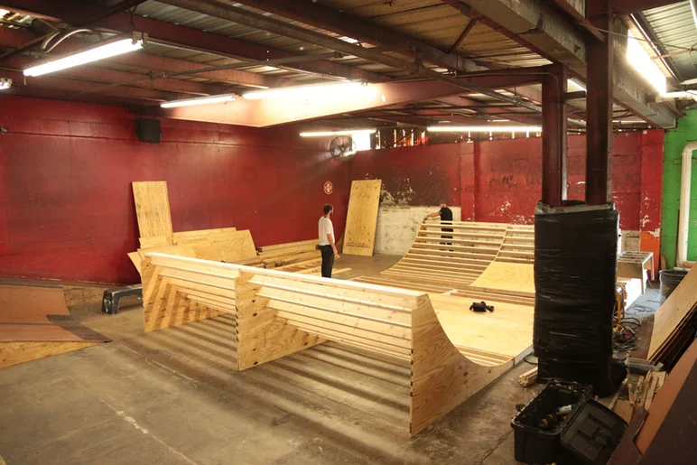 <!--procoursedemo20152-->
Ok, back to the Kid Course... looks like after a solid year, we are bringing back a proper mini-ramp to the mix. I can't wait to skate this thing!

