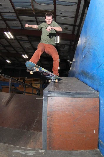 <!--2017coursepart2-->
Tim Geiger's a beast! 180 Nosegrind down one of the many new hubbas.