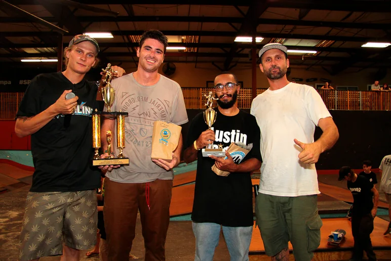 <!--andalewheelie-->

The winners and their hard earned rewards! Congratulations boys.