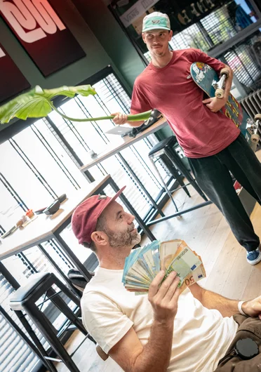 ..And then Paul says; Jan! You don’t need to do that! I got my own fan!

<!--damnambreda22finalsphotos-->