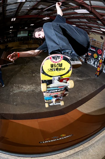 <!--am18practice-->

Chris Colbourn with a lil fakie poppa and showin his SPoT pride.