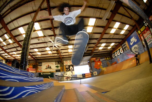 Yonnie Cruz - fakie 360 flip