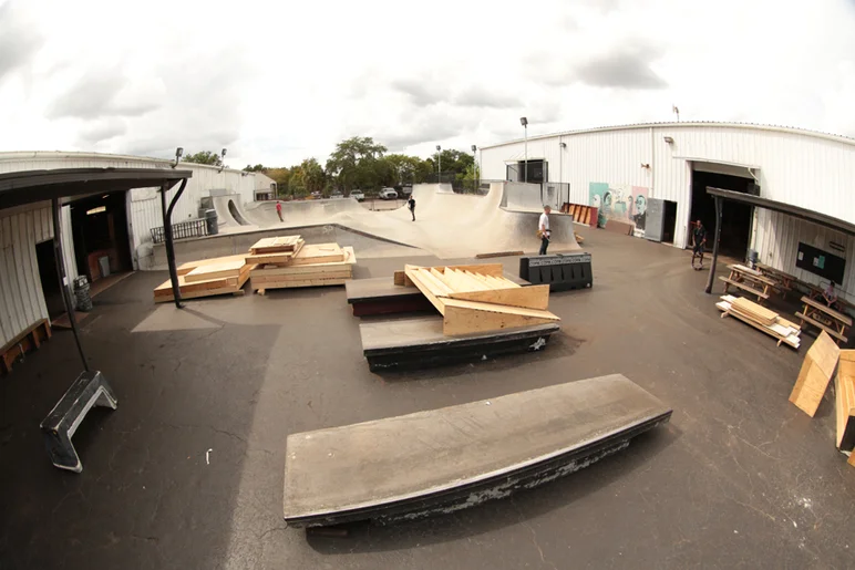 <!--coursedemo2015part1-->
This setup won't last long, so come take advantage.