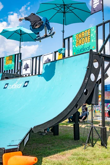 Peter jumped out of the van and did this kickflip indy first try. He was really pulling out the crowd pleasers so he could grab all the cash during the bangers for bucks event

<!--floridagrovesfest23-->