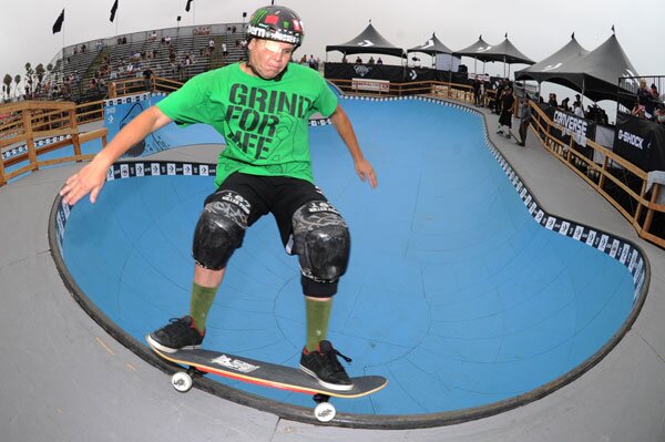 Coastal Carnage 2011: Mike Rogers on a frontside