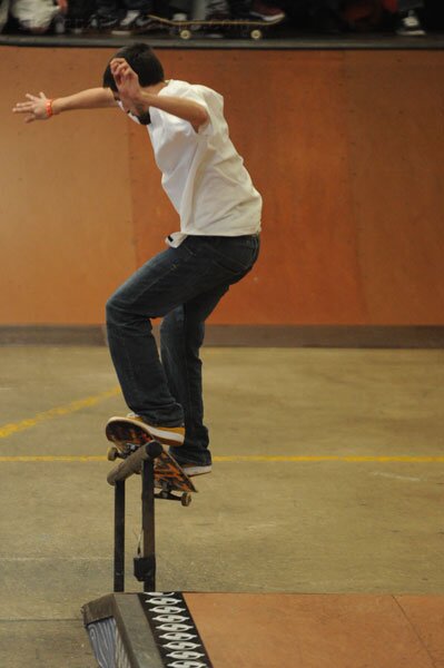 Danny Fuenzalida - switch smith grind