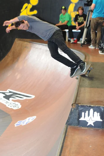 Austyn feebles out of the corner.<!-- Tampa Pro 2013 Skateboarding and the After-Party -->