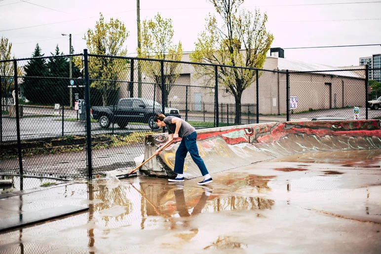 <!--redbullb4b-->

Sixth Ave “guy who does everything” Nate Covington leading the charge to get the spot dry for the Jam.