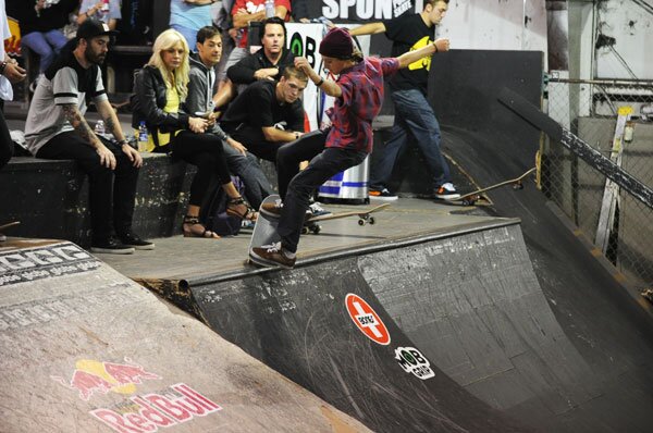 Ethan Loy - frontside nosegrind across