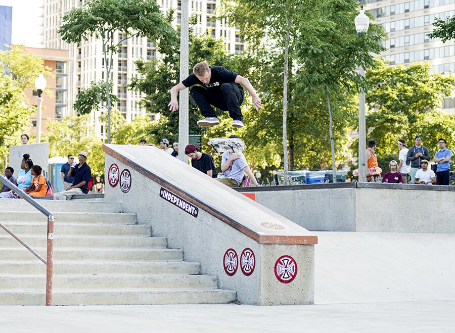 Damn Am Chicago 2017 Practice & Indy Best Trick