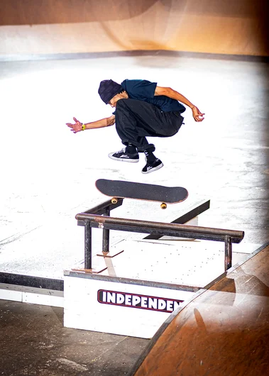 Kyonosuke feeds the bump to bar Hardflip beast. 

<!--tampam2022finals-->