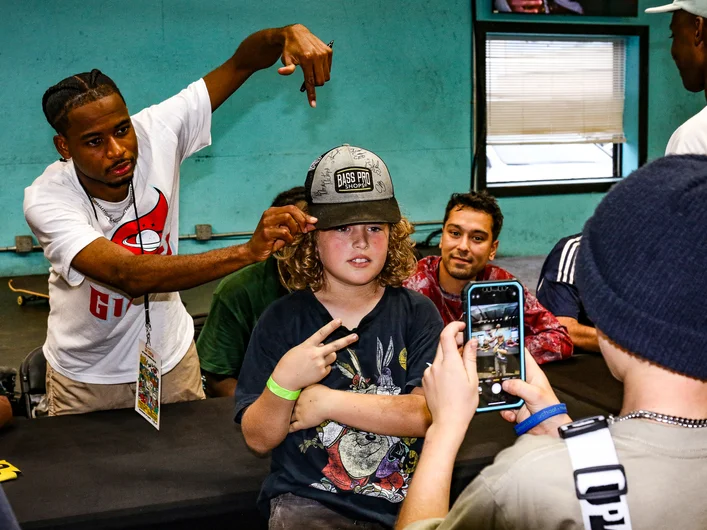 This kid got his hat signed. Bass Pro Shops X Gas Giants



<!--gasgiantsdemo-->