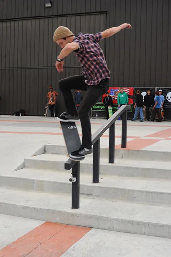 Derek Elmendorf - nollie nosegrind.<!-- Damn Am Woodward 2012 -->