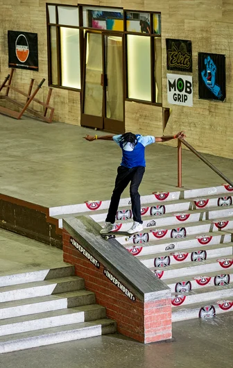 <!--dala19quals-->

Rafi Dadd goes below sea level with gap 5-O.
