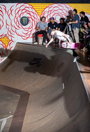 <!--am17satquals-->

Hermann Stene, Backside Bonelesses back into the pit.