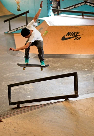 <!--am15satday-->

At one point Yuri Facchini just started being ridiculous.. Hardflip Frontboard?!!  Get Realllll!!!!