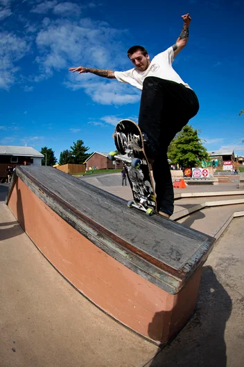 <!--wwpa-thurs-->

The sun finally comes out and Zach
Horkan celebrates with a Frontside Bluntslide.