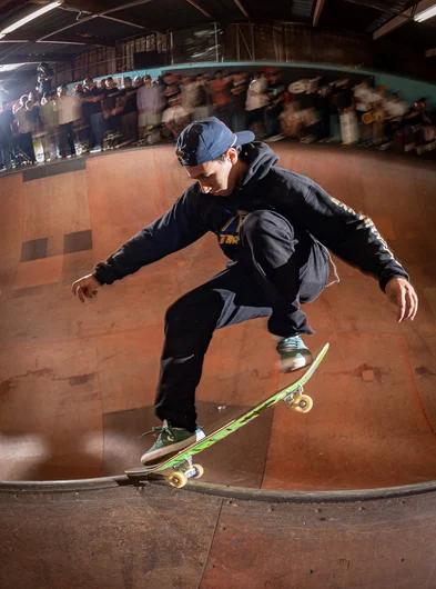 Nosegrind over the hip from Vincent

<!--tampapro22madnessbowljam-->