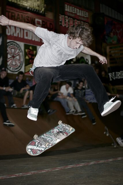 eS Game of SKATE at SPoT 2009 - Chris Jata