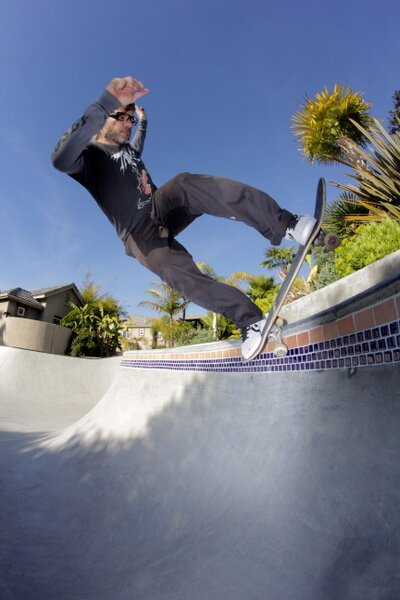 Ryan Clements - Pivot Fakie