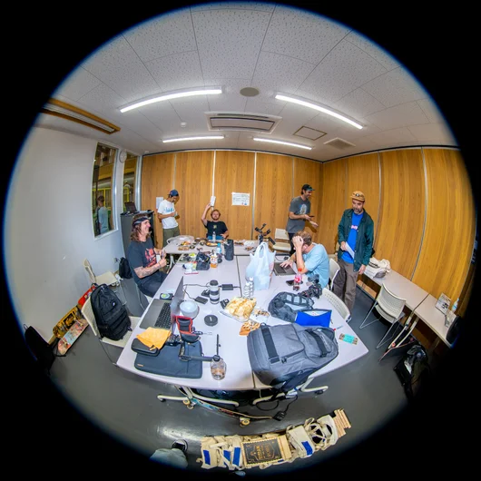 Switched over to the fisheye and forgot to crop in before the candid shot of the Damn Am media team. Always a cool look!

<!--damnamjapan2022finals-->