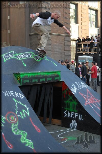 Dennis Busenitz - frontside tailslide