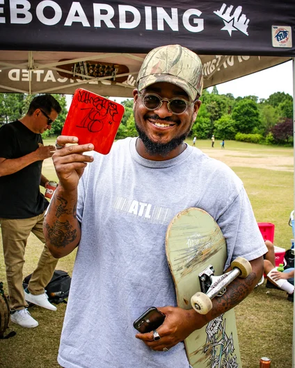 This man had his Spitfire Cardiel rolling tray signed by Cardiel himself. Legend

<!--atl2023trip-->