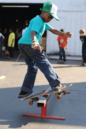 I spent some time in the courtyard with Damari and the rest of the tykes burning off some energy.  He's got a nice looking front board.<!-- Valentine's Day Massacre 2013 Presented by Converse -->