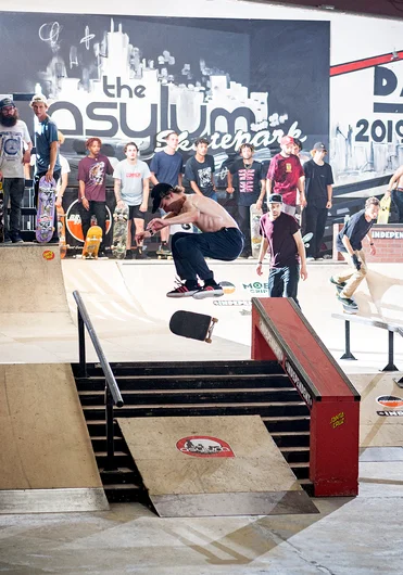 <!--dachi19quals-->

Jonathon Reese bypasses the slant with a Switch Flip.