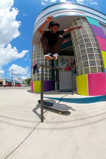 <!--conshaines-->

First spot of the day and only 5 minutes after getting out of the van, Derick Wynn charged this Hippie Jump and made it look too easy.